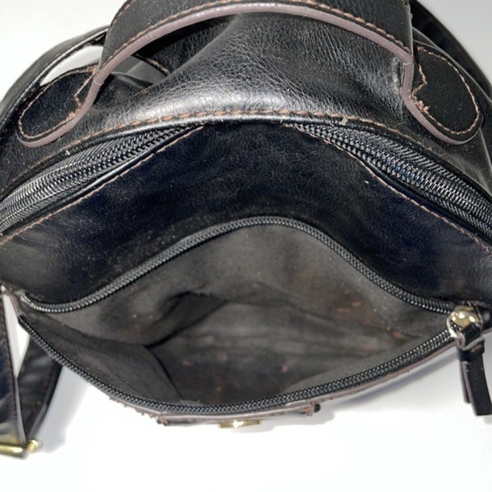 Liz Claiborne Vintage faux vegan leather backpack. Dark brown, can look black. - Picture 9 of 16